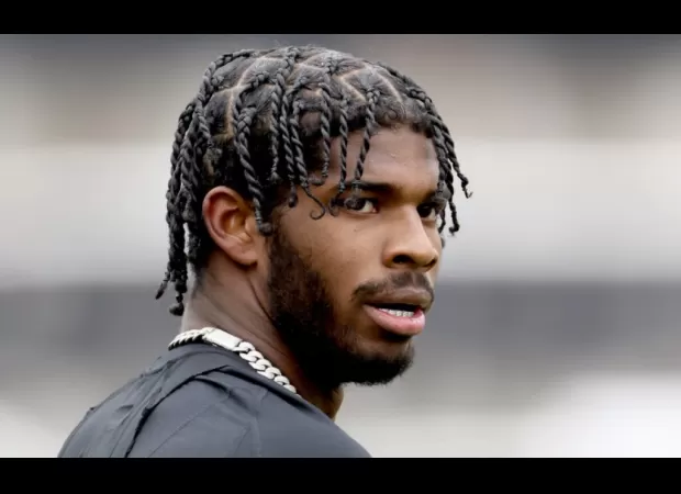 Colorado QB Shedeur Sanders earns $15K from pop-up event selling merchandise.