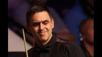 Snooker player Ronnie O'Sullivan is having a difficult time in the Stuart Bingham match at the Crucible quarter-finals.