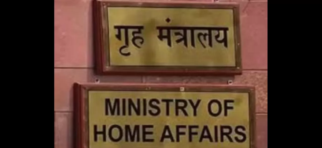 Around 100 schools in Delhi NCR receive bomb threats, MHA believes it's a fake call.