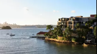 Luxurious waterfront property predicted to break previous highest sale price with staggering $200 million price tag.