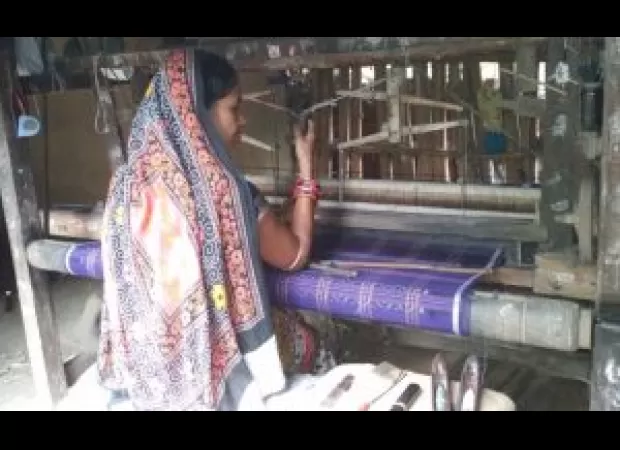 70% of handloom units closing in Kendrapara district leaves weavers in a difficult situation.