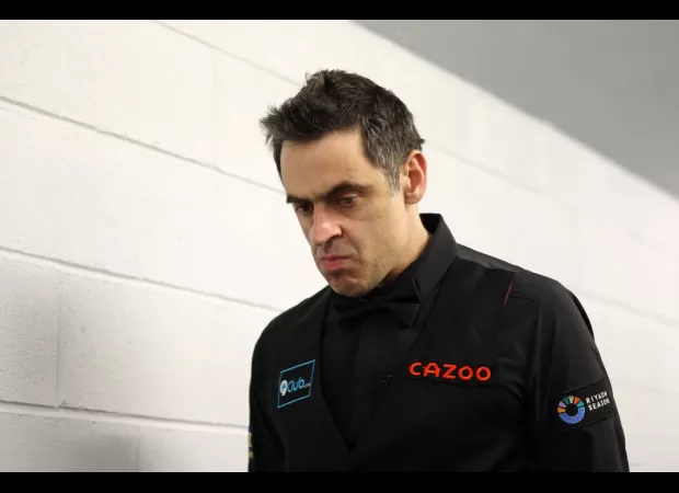 Snooker player Ronnie O'Sullivan believes referees are unfairly targeting him, following an incident involving the black ball.