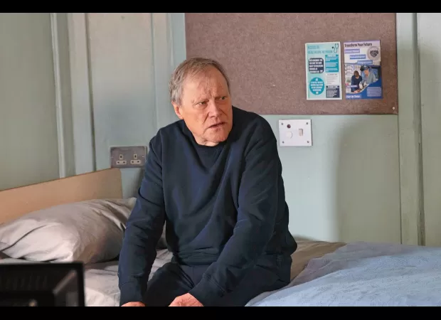 Roy puts together a key clue in Lauren's murder on Coronation Street.