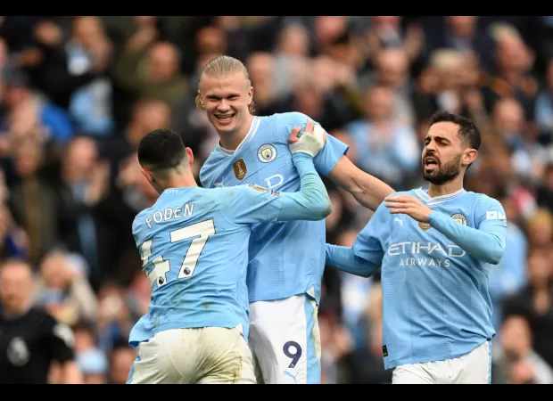 Jamie Carragher describes Erling Haaland's goal as reminiscent of Cristiano Ronaldo's style.