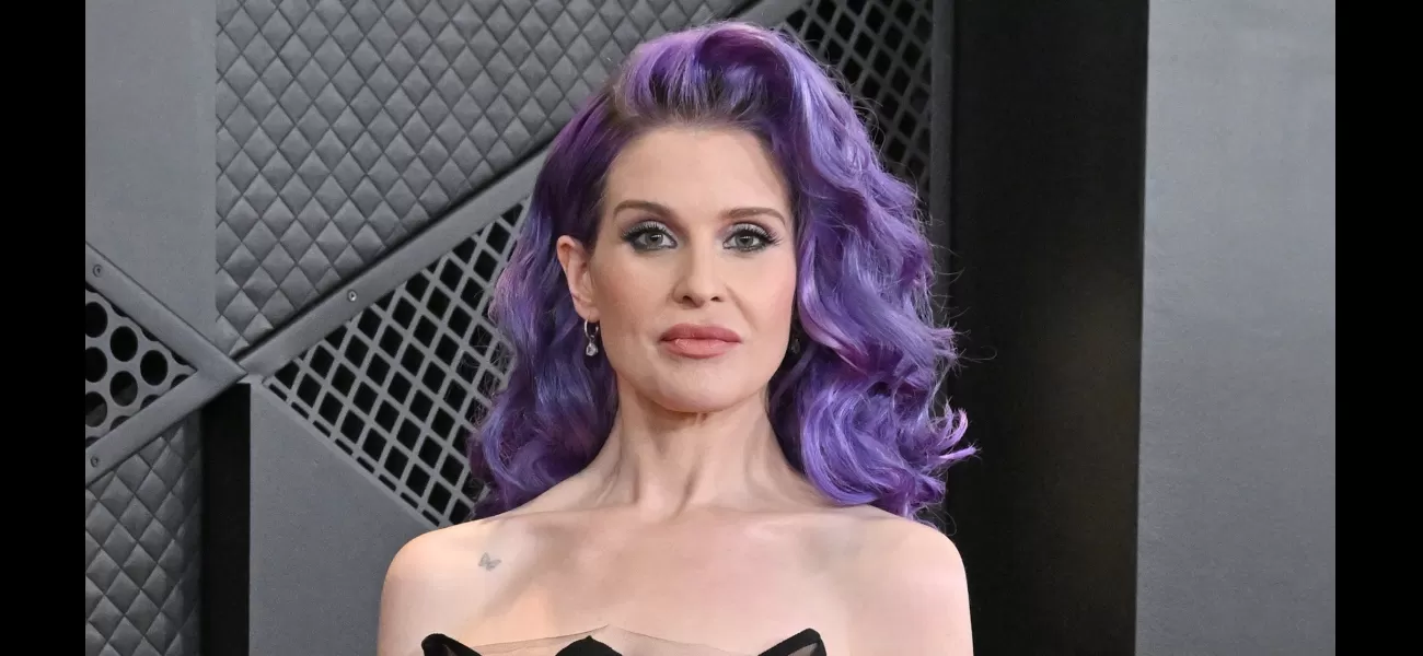 Kelly Osbourne clarifies stance on Ozempic following significant weight loss.