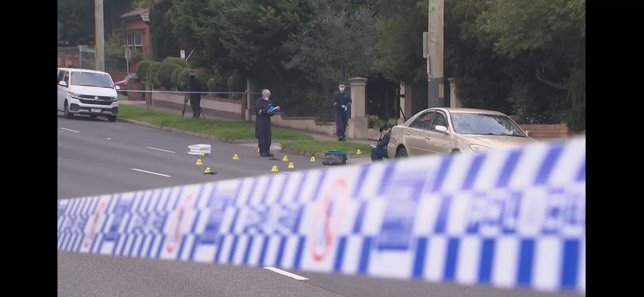 Fatal stabbing in Melbourne's south-east leaves one dead and another injured