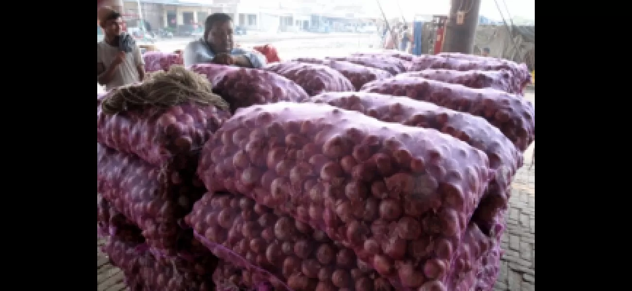The government sources say that the Election Commission's approval was obtained before lifting the ban on onion exports.