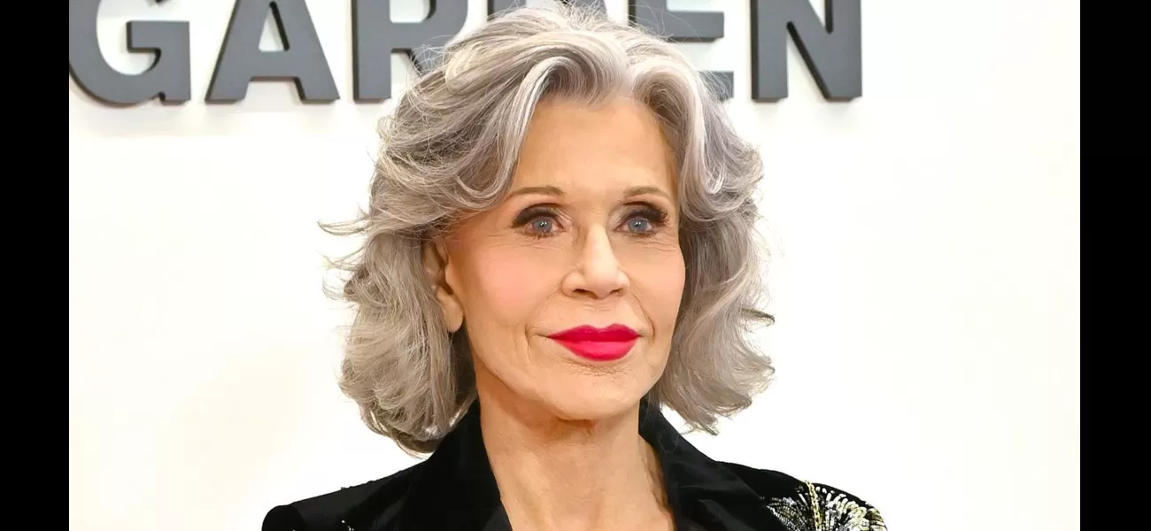 At 86, Jane Fonda stuns with flawless skin on red carpet, defying age.