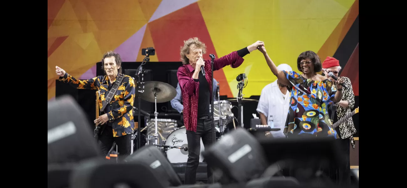 Popular 70s band reunites after 25 years to perform beloved song.