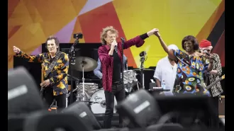 Popular 70s band reunites after 25 years to perform beloved song.