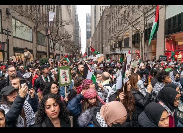 Congressman praised heckling of war protesters, including racist taunts towards black woman.