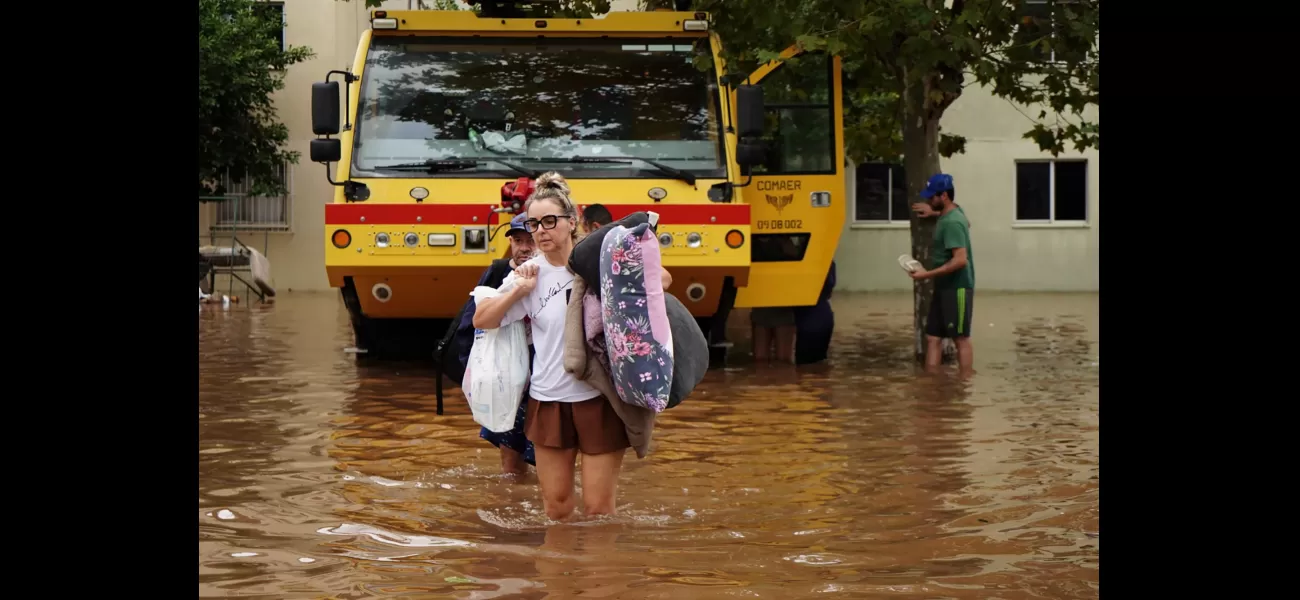 At least 60 dead and 101 missing in southern Brazil due to floods.