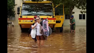 At least 60 dead and 101 missing in southern Brazil due to floods.