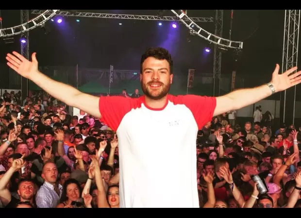 Celebrity forced to cancel show due to illness.