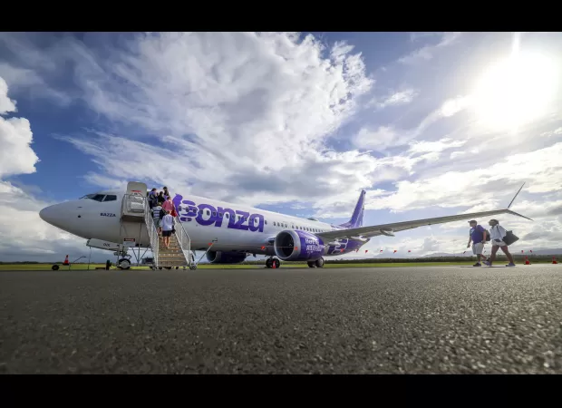 Thousands of customers are seeking compensation as Bonza experiences financial problems and heads to court.