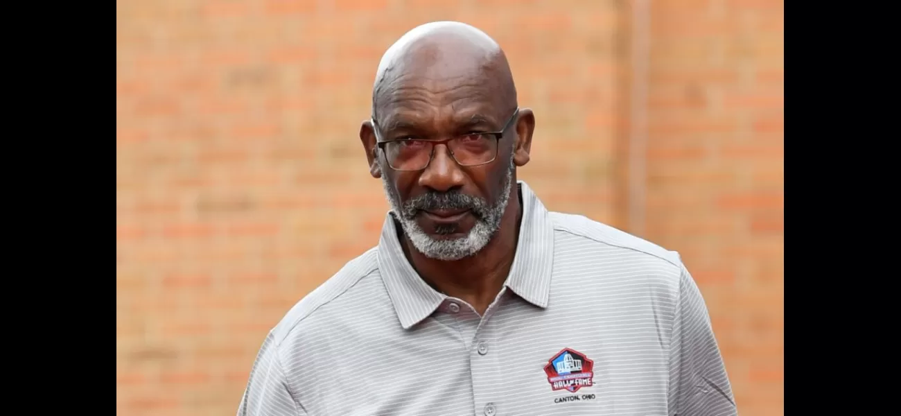 Ex-Steelers player John Stallworth gifts $1M+ to Alabama A&M University.