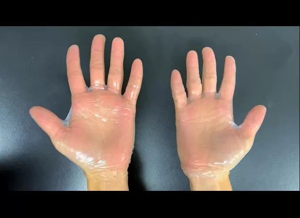 Could seaweed-based gloves become the next big trend from Japan?