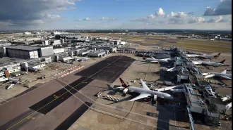 UK airports facing travel chaos due to malfunctioning E-gates.