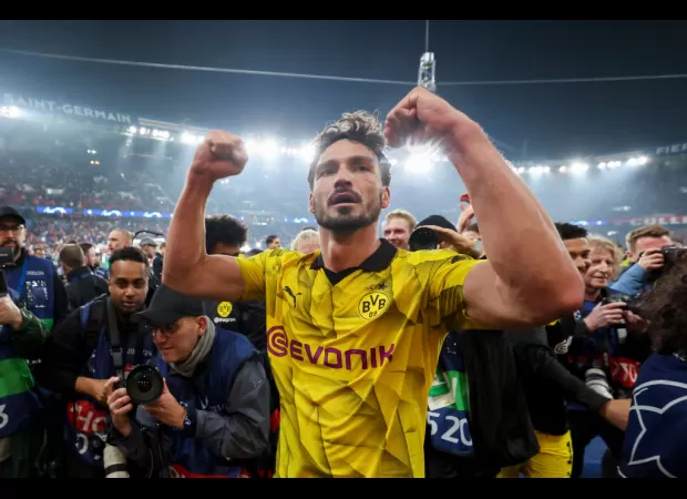 Hummels taunts Dortmund doubters with clever remark.