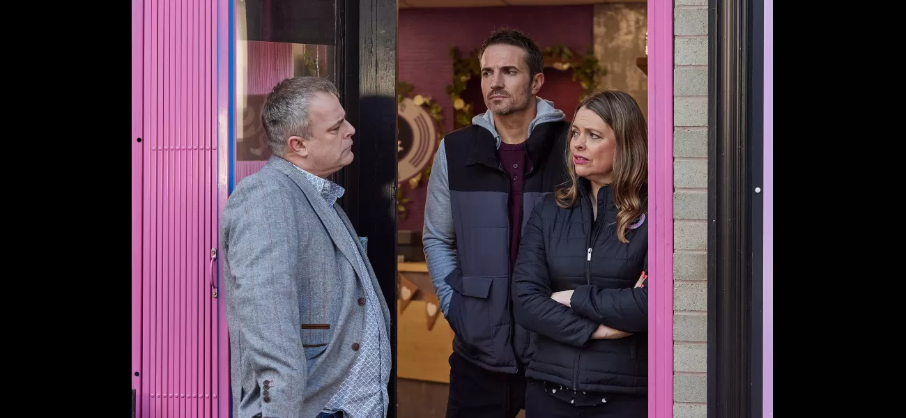 Steve allows Tracy and Tommy to ruin his new relationship in upcoming episodes of Coronation Street.