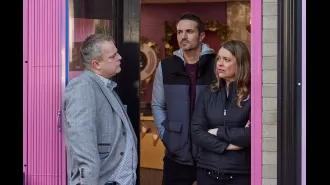 Steve allows Tracy and Tommy to ruin his new relationship in upcoming episodes of Coronation Street.