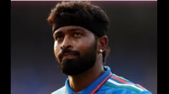 Reports say that senior players of MI are not happy with the way Hardik leads the team.