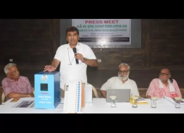 Ballot papers can prevent fraudulent voting.