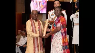 President awards the Padma awards.