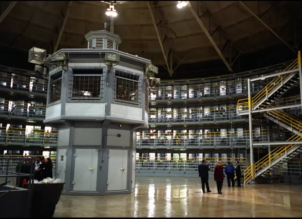 The government has set a goal to shut down and reconstruct Stateville and Logan prisons in a short time.