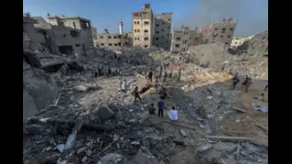 Intense battle between Israeli troops and armed Palestinians in Gaza.