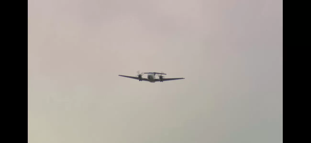 NSW airport plane circled due to landing gear trouble.