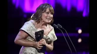 TV host Lorraine Kelly shares funny clothing mishap before Bafta TV Awards.