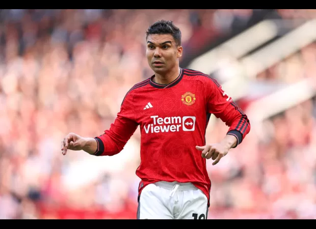 Rooney criticizes Casemiro for being 