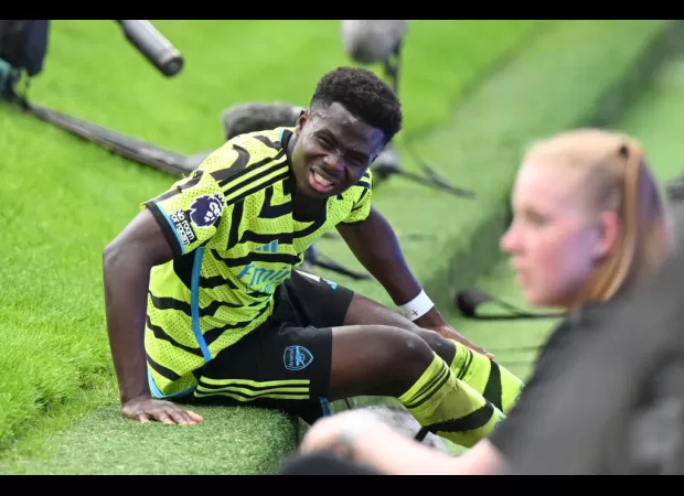 Arteta reassures fans that Saka's injury is not serious after he had to be substituted during the match against Manchester United.