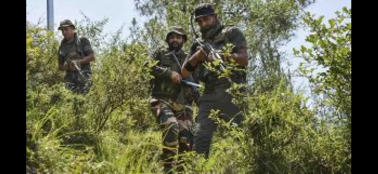 Police in Jharkhand prevent Maoists from obstructing voters in Singhbhum by securing polling booths.