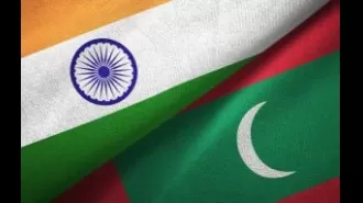 India gives Maldives $50 million to help their budget, as a friendly gesture.