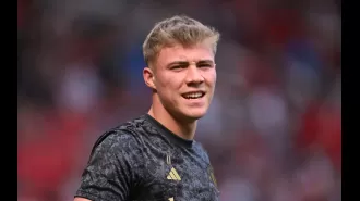 Carragher tells Man Utd's Hojlund to mimic 