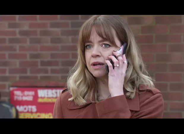 Toyah Battersby is in danger after receiving a warning from a villain on Coronation Street.