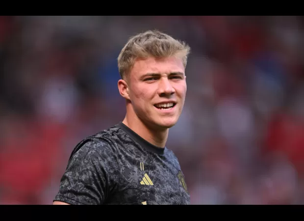 Carragher tells Man Utd's Hojlund to mimic 