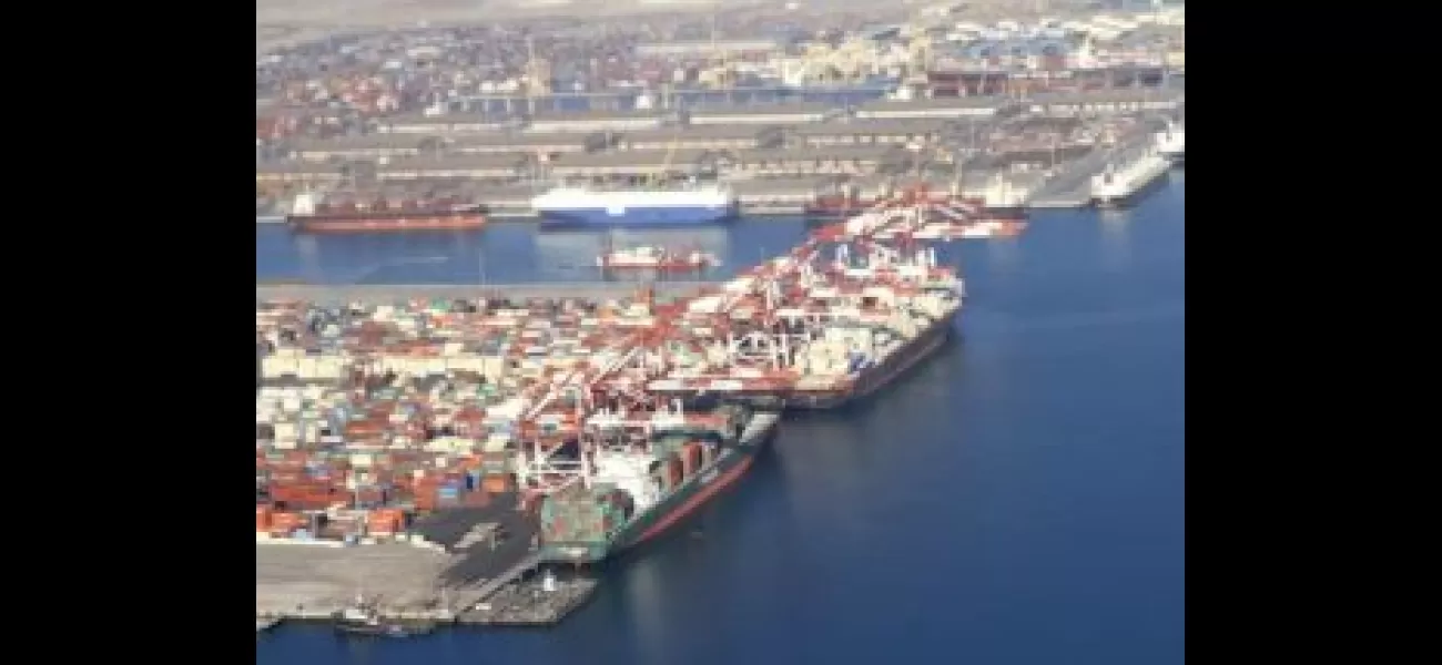 US warns businesses against dealing with Iran's Chabahar port, citing potential sanctions as a risk.