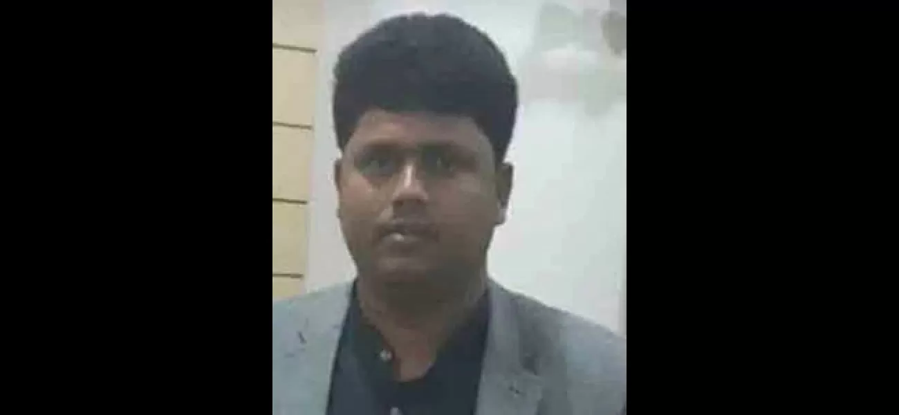 Main suspect in Bengal coal smuggling case, Anup Majhi, turns himself in to special CBI court.