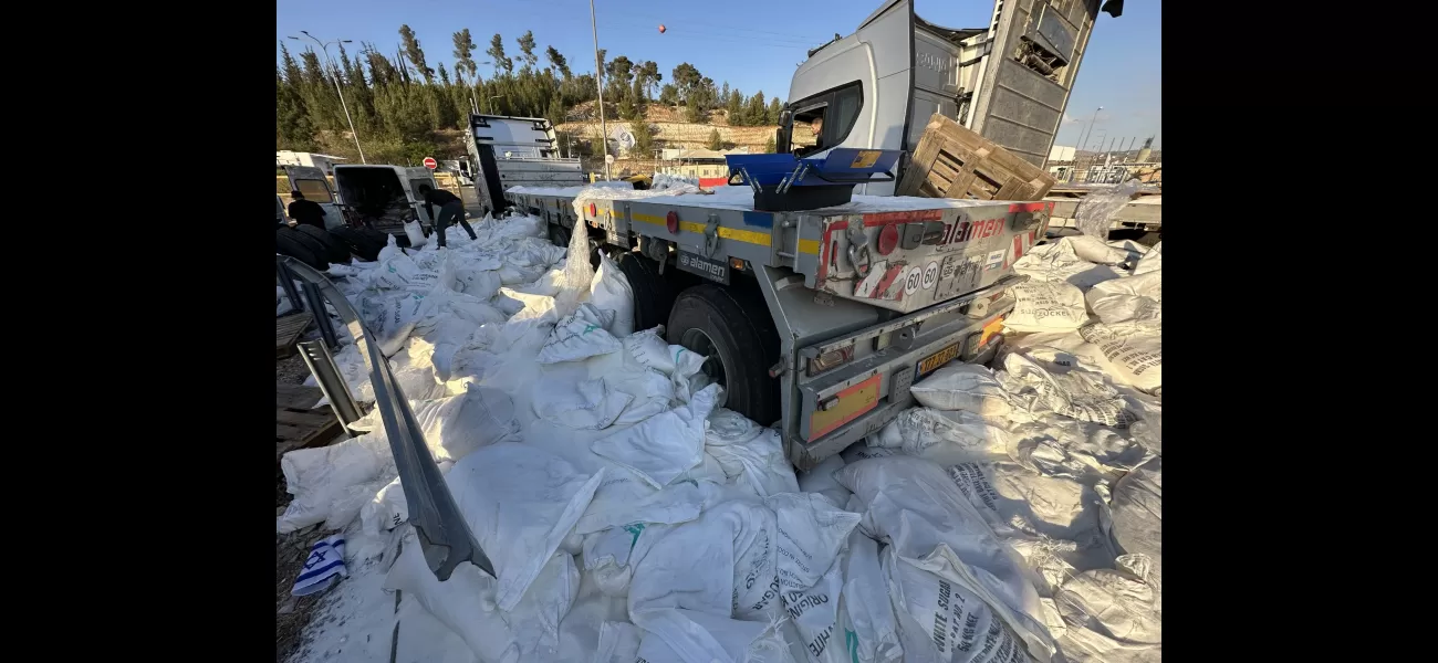 Tsav-9 are violent Israeli extremists who are looting food trucks in Gaza.