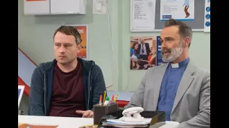 Police save Billy and Paul from hospital trouble in Coronation Street.