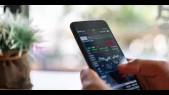 Stock markets ended a three-day streak of gains as the Sensex fell over 100 points due to foreign investors pulling out funds.