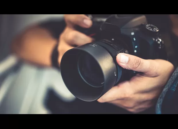 Many families affected by closure of large school photography company.