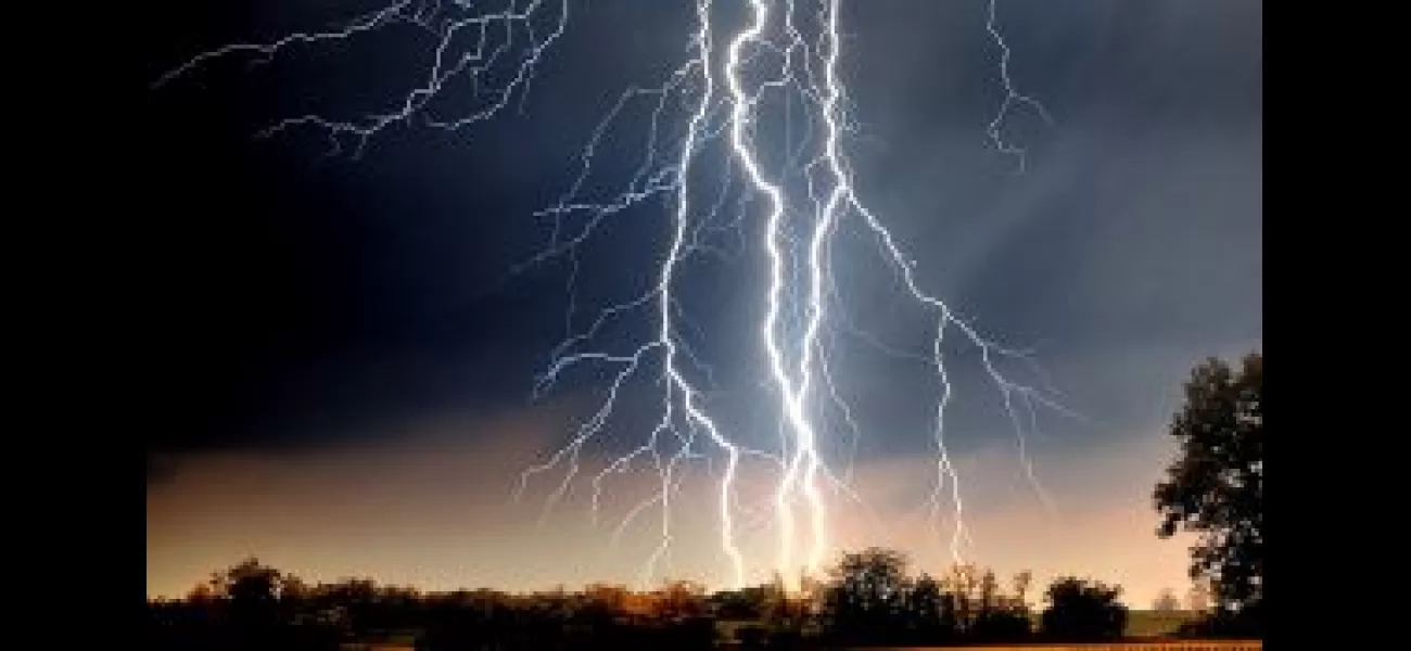 11 people died in Malda, West Bengal due to lightning strikes.
