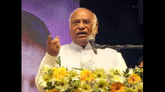 The BJP is having difficulty achieving 200 seats in the Lok Sabha elections, according to Mallikarjun Kharge.