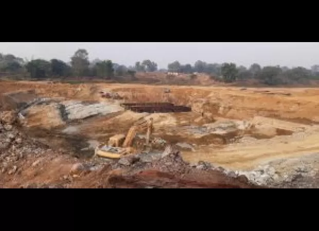 Police grant security as administration resumes bridge construction.