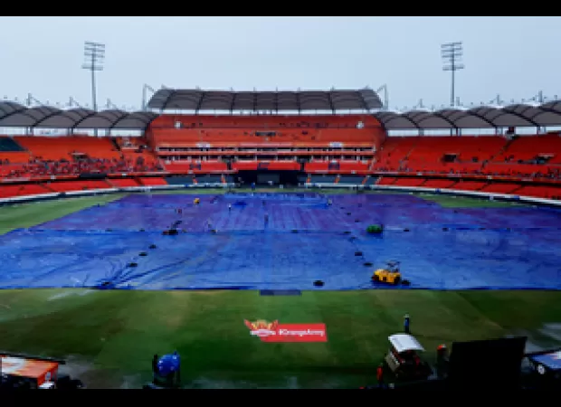 Rain delay for Sunrisers Hyderabad-Gujarat Titans toss in IPL 2024 game.