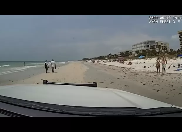 A police officer in Florida finds a lost girl and she expresses her longing for her mother.